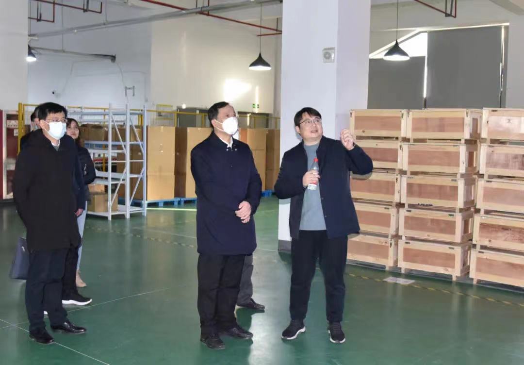 春節(jié)前夕，區(qū)委書記許小波帶隊(duì)走訪調(diào)研海圖科技指導(dǎo)工作